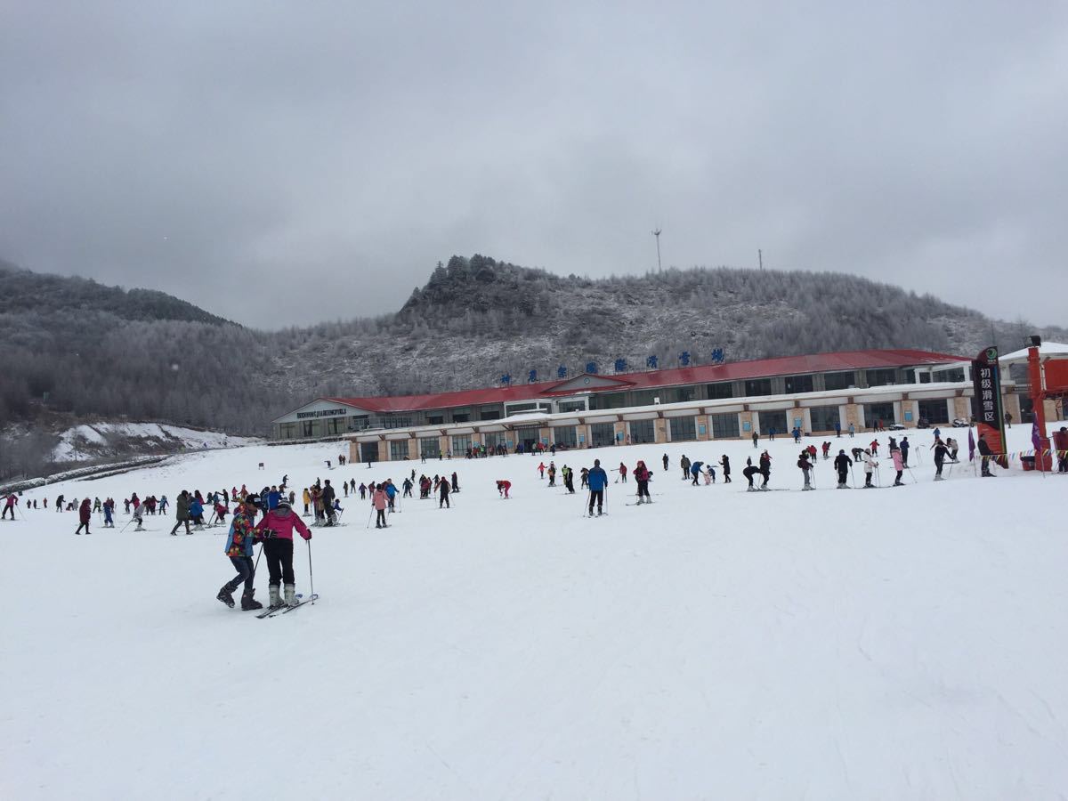 神農架滑雪3.jpg